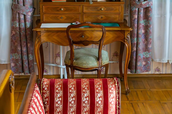 Antique buyers Royal Palm Beach Florida. Updated 2025